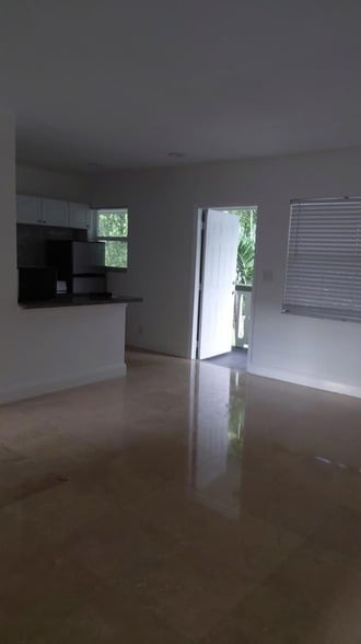 Photo - 1429 SW 9th St Unidad 9