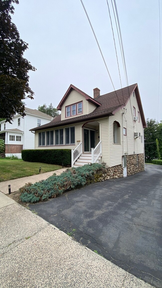 Building Photo - 112 S St Ext Unit 1 Rental