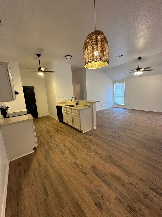 Photo - AVERET05-07 Unit 11907