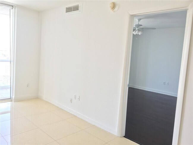 Photo - 50 Biscayne Blvd Unidad 2511