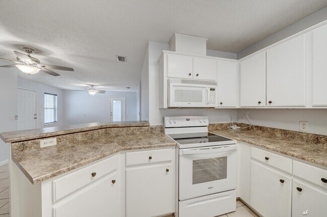 Photo - 3127 Douglas Rd