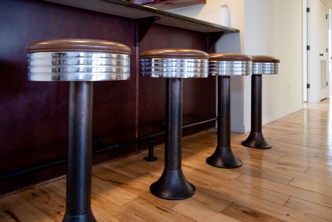 Photo - 940 S National Ave