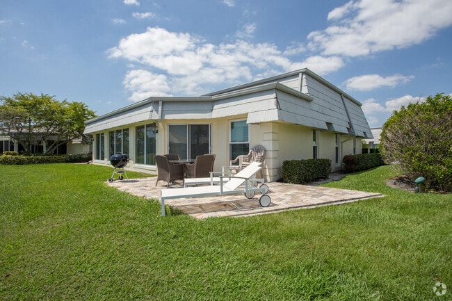 Building Photo - 390 French Royale Cir Rental