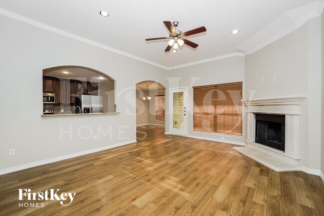 Photo - 146 Springtree St
