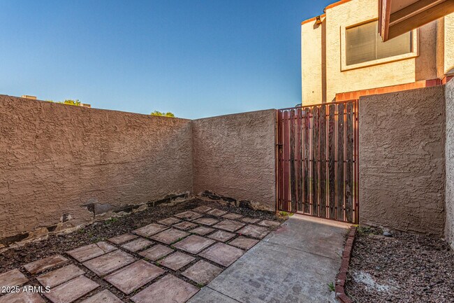 Photo - 5044 N 40th Ave