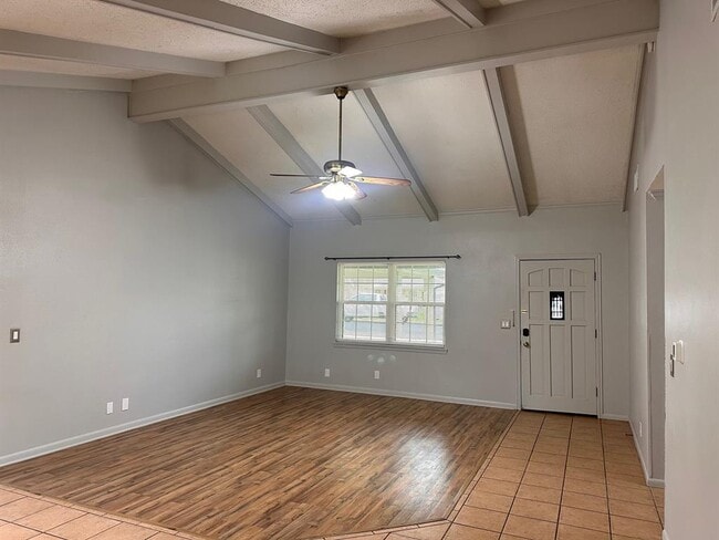 Photo - 110 Jones St