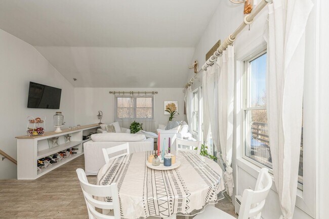 Photo - 33 Hoppin Ave