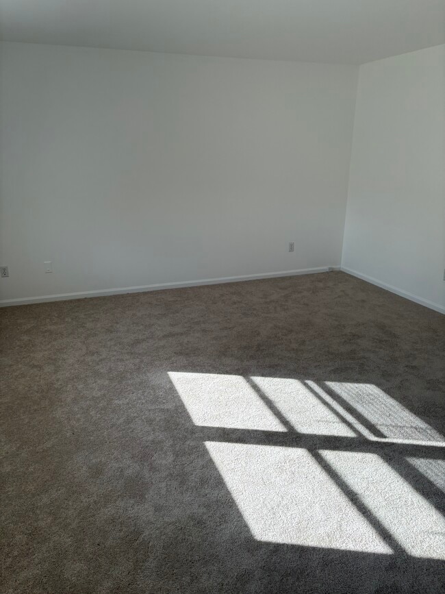 23 N Clove Rd Unit Verbank