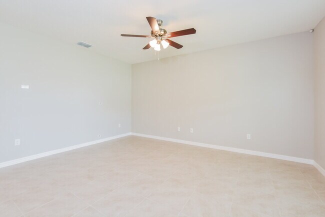 Photo - 3905 Crimson Clover Dr