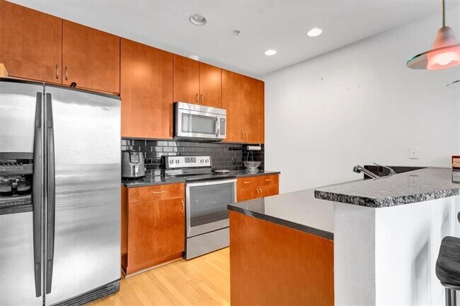 Photo - 400 W Peachtree St NW Unit 1211
