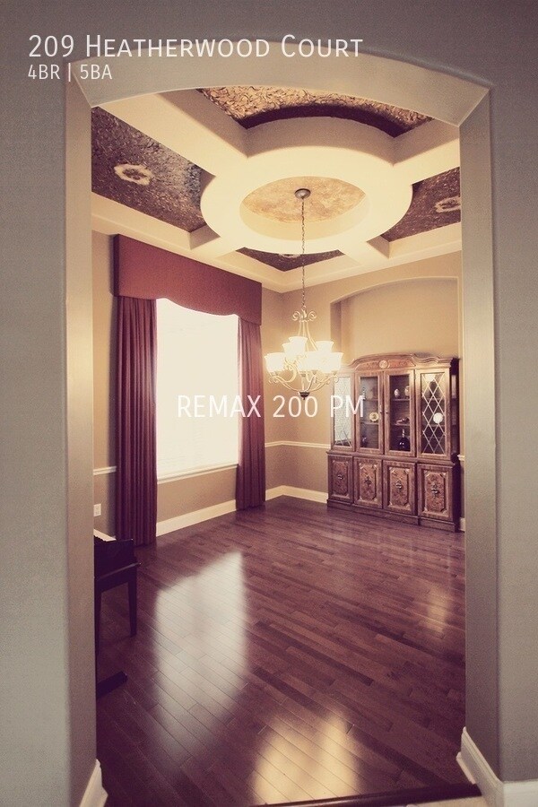 Photo - 209 Heatherwood Ct