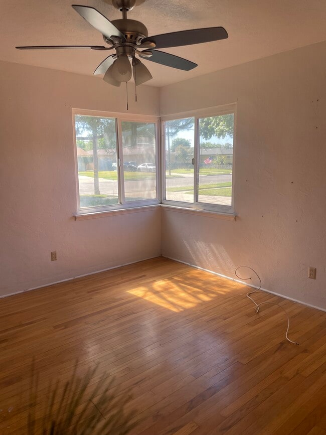Building Photo - 1234 Arizona Ave Rental