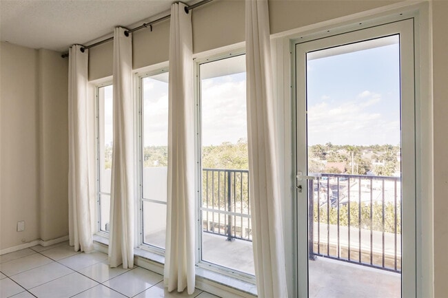 Photo - 340 Sunset Dr Unit 608