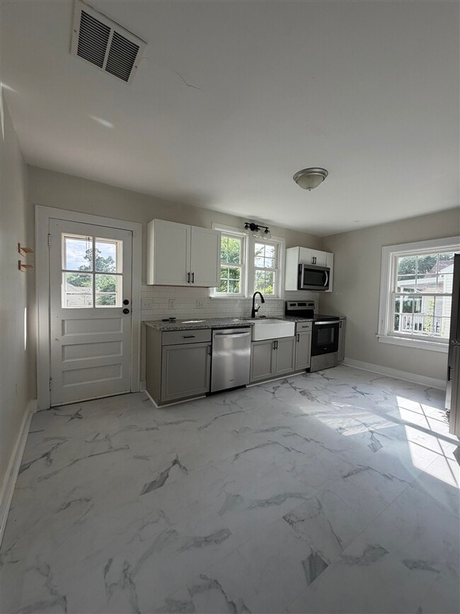 Photo - 509 University Dr