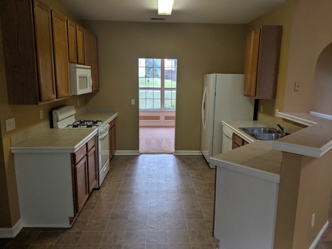 Photo - 5107 Huntcrest Dr SW