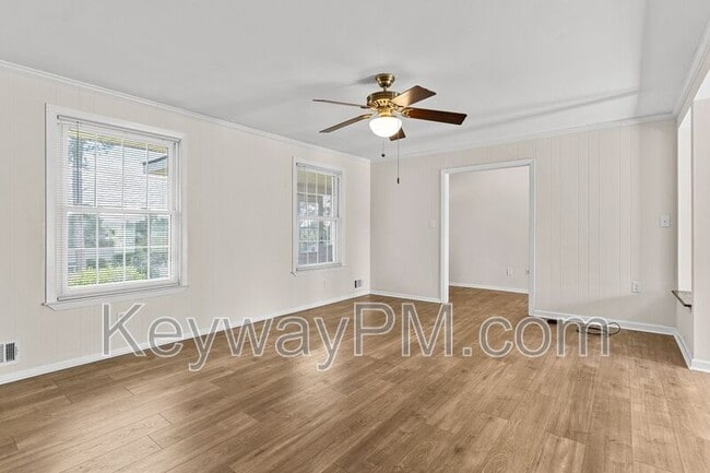 Photo - 2574 Richmond Hill Rd