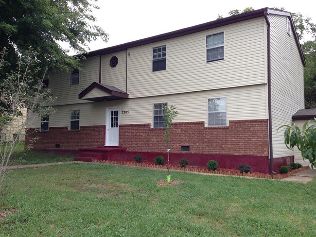 Building Photo - 2205 Vienna Rd Unit 4
