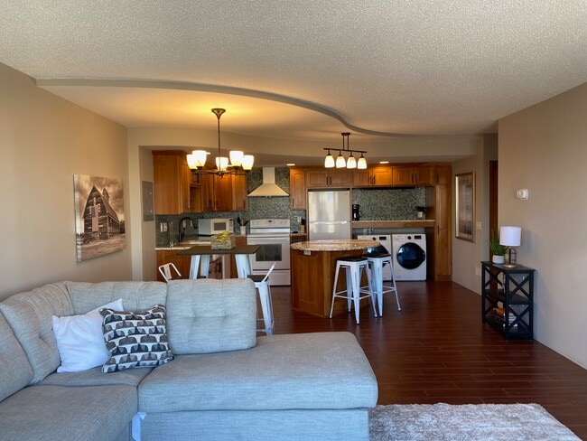 Photo - 207 5th Ave SW