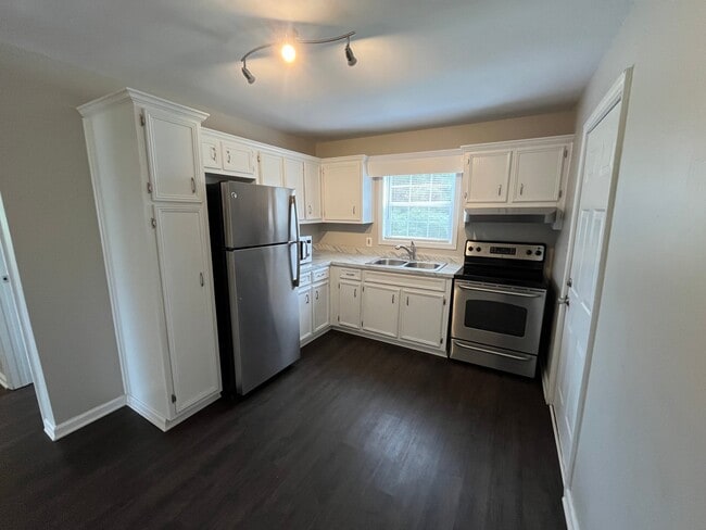 Building Photo - 314 Snowden Dr