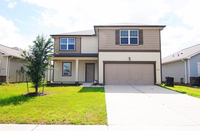 Photo - 1052 Water Oak Ln