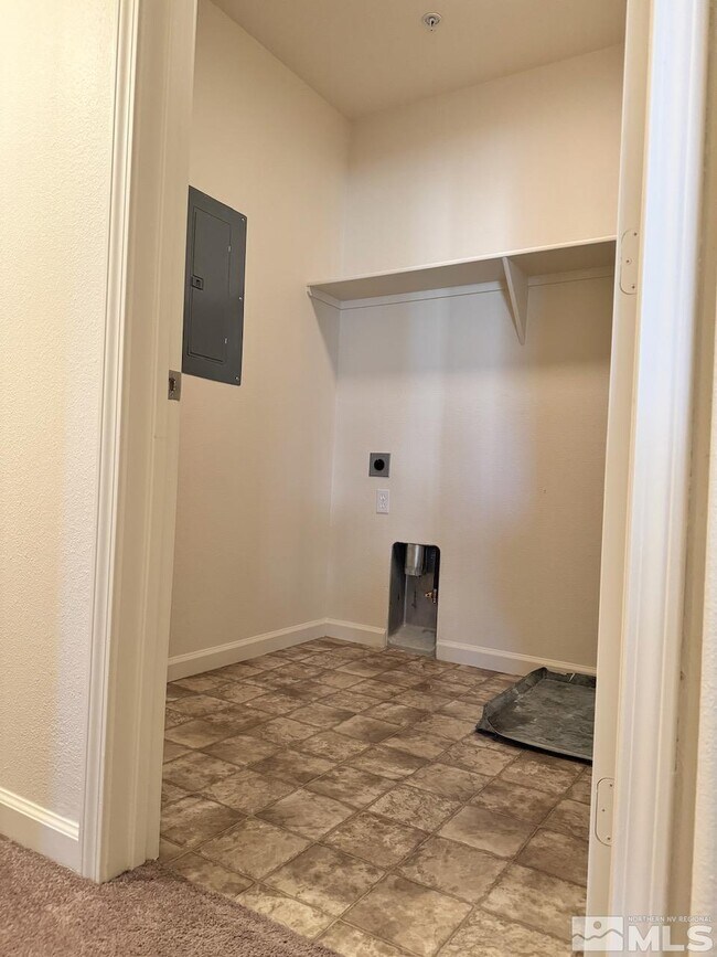 Photo - 1325 S Meadows Pkwy Unidad 524