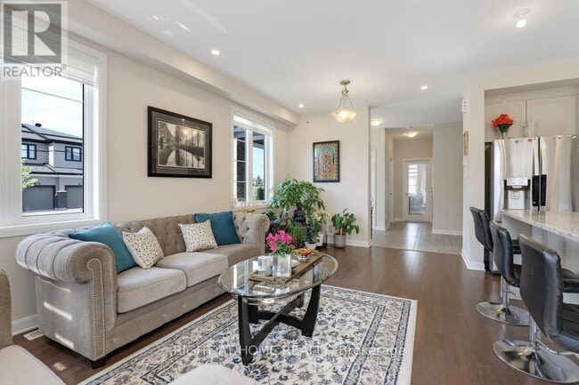 Photo - 900 Serrano St
