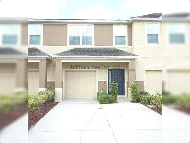 Building Photo - 2 Story Townhome in Pinellas Park