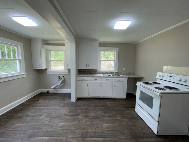 Photo - 409 E 17th St Unit 409 E 17th Street