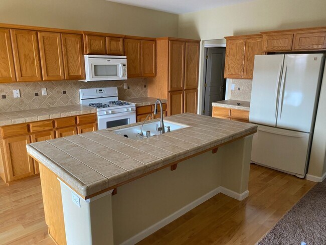 Photo - 6245 W Whitley Ave