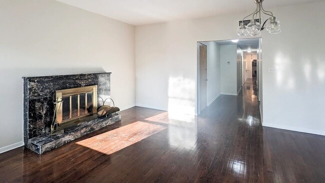 Photo - 5219 S Greenwood Ave Unit 4