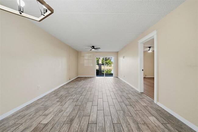 Photo - 3821 N Oak Dr Unidad J21
