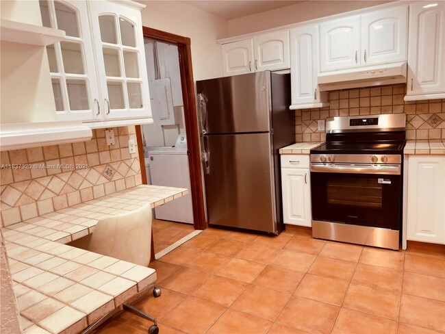 Photo - 8510 NW 8th St