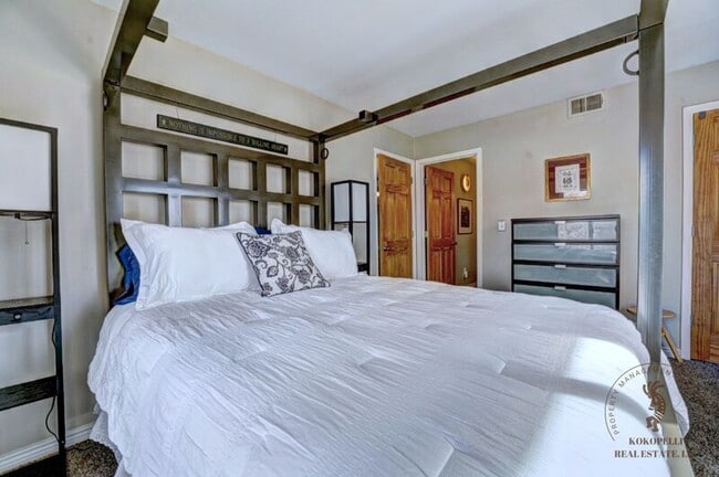 Photo - 3231 Lakeside Dr