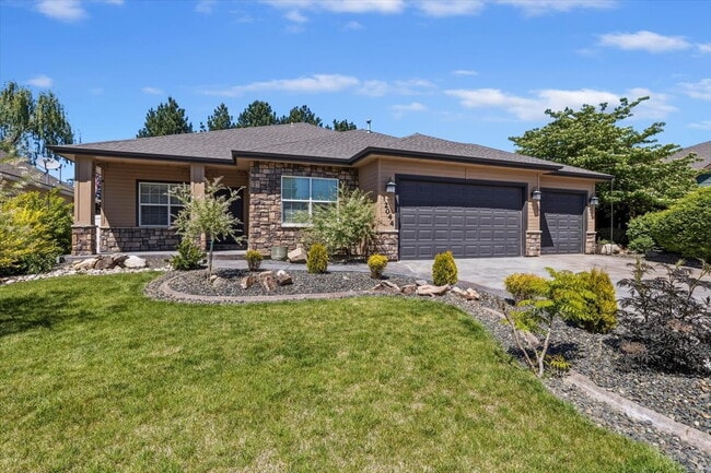 Photo - Fantastic 3-bed, 2.5 bath single level home near Downtown Star