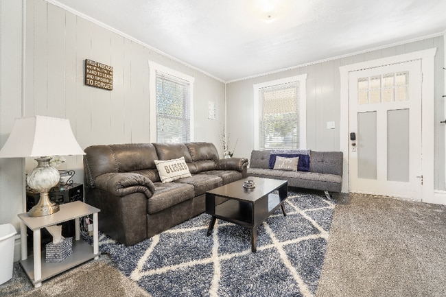 Photo - 2700 S 600 E