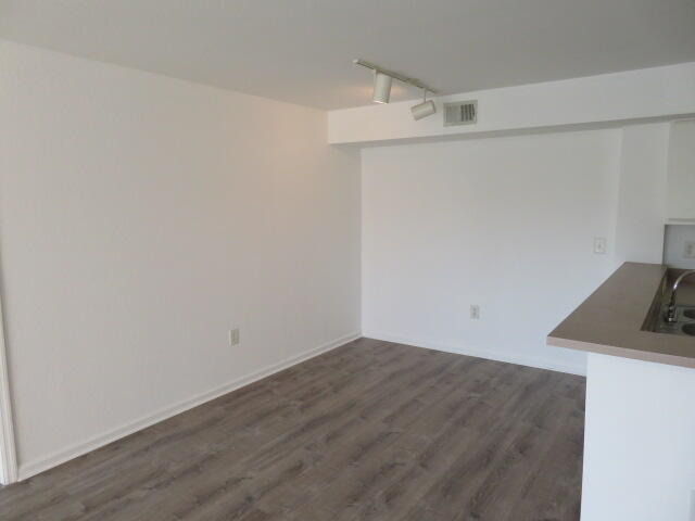 Photo - 181 SW Palm Dr Unit 206