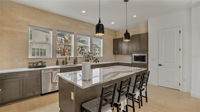 Photo - 2398 Addalia Aly