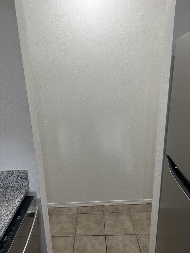 Photo - 1300 Louise St