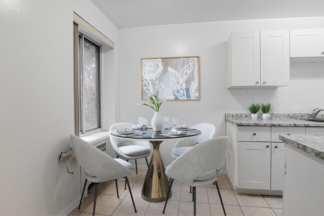 Photo - 117 Old Forest Hill Road