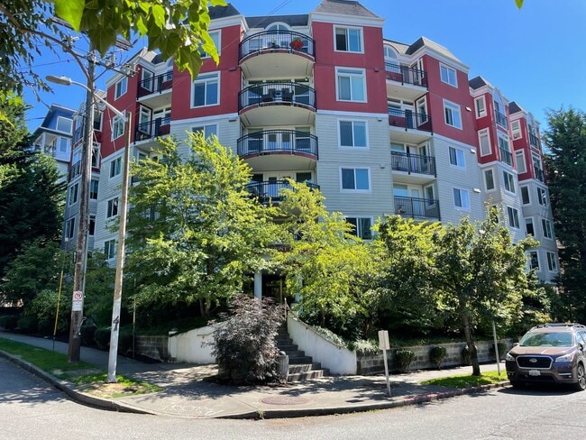 Building Photo - Beautiful 1-Bedroom Condo on Capitol Hill ... Unit 507