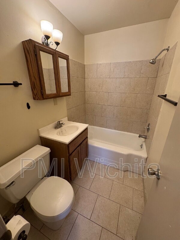 Photo - 6149 E Boston St