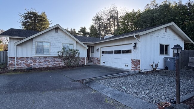 Building Photo - 2808 Harrison Ave