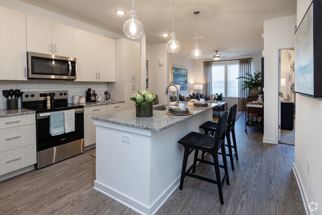 2BR, 1BA - 828SF- - Madison Fountains