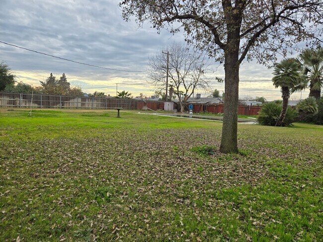 Photo - 4 Br 1 1/2 Bath with pool available now