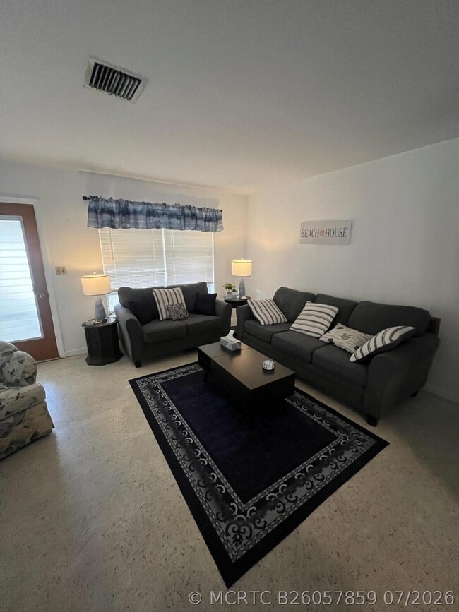 Photo - 1622 NE Maureen Ct