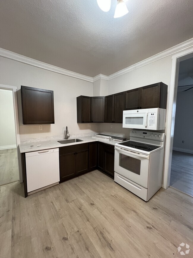 Building Photo - 213 E Main St Rental