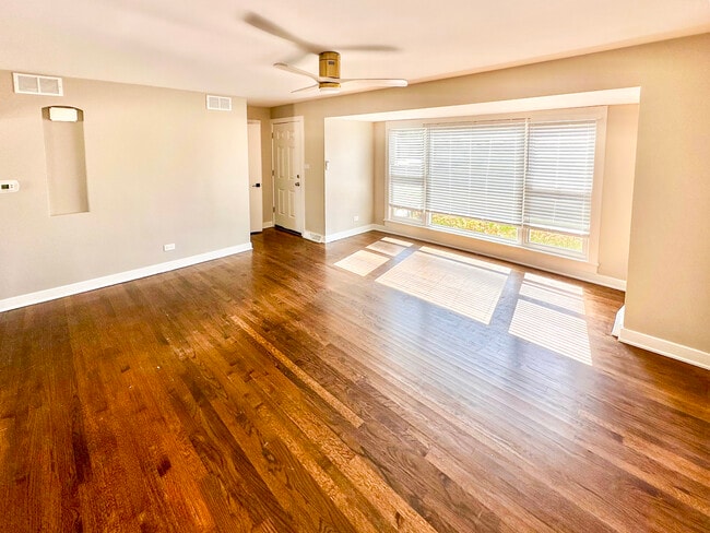 Photo - 8150 W Winnemac Ave