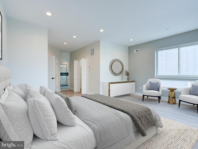 Photo - 630 Moyer St