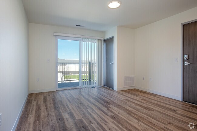 2BR, 1BA - 938SF