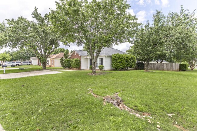 115 Lauren Ln